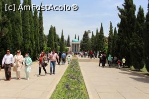 [P01] Shiraz, Mausoleul Saadi, Mulțime de iranieni și nu numai veniți în pelerinaj » foto by mprofeanu
 - 
<span class="allrVoted glyphicon glyphicon-heart hidden" id="av899906"></span>
<a class="m-l-10 hidden" id="sv899906" onclick="voting_Foto_DelVot(,899906,11195)" role="button">șterge vot <span class="glyphicon glyphicon-remove"></span></a>
<a id="v9899906" class=" c-red"  onclick="voting_Foto_SetVot(899906)" role="button"><span class="glyphicon glyphicon-heart-empty"></span> <b>LIKE</b> = Votează poza</a> <img class="hidden"  id="f899906W9" src="/imagini/loader.gif" border="0" /><span class="AjErrMes hidden" id="e899906ErM"></span>