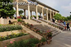 [P35] Shiraz, Mausoleul lui Hafez, Sala deschisă cu coloane, trepte pe două rânduri de câte 9 scări, simbol musulman, 9 fiind numărul de ceruri » foto by mprofeanu
 - 
<span class="allrVoted glyphicon glyphicon-heart hidden" id="av899980"></span>
<a class="m-l-10 hidden" id="sv899980" onclick="voting_Foto_DelVot(,899980,11195)" role="button">șterge vot <span class="glyphicon glyphicon-remove"></span></a>
<a id="v9899980" class=" c-red"  onclick="voting_Foto_SetVot(899980)" role="button"><span class="glyphicon glyphicon-heart-empty"></span> <b>LIKE</b> = Votează poza</a> <img class="hidden"  id="f899980W9" src="/imagini/loader.gif" border="0" /><span class="AjErrMes hidden" id="e899980ErM"></span>