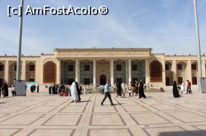 [P46] Shiraz, Altarul Shah-e-Cheragh, Prima curte pavată cu dale și înconjurată de coloane, în față un mare iwan » foto by mprofeanu
 - 
<span class="allrVoted glyphicon glyphicon-heart hidden" id="av900005"></span>
<a class="m-l-10 hidden" id="sv900005" onclick="voting_Foto_DelVot(,900005,11195)" role="button">șterge vot <span class="glyphicon glyphicon-remove"></span></a>
<a id="v9900005" class=" c-red"  onclick="voting_Foto_SetVot(900005)" role="button"><span class="glyphicon glyphicon-heart-empty"></span> <b>LIKE</b> = Votează poza</a> <img class="hidden"  id="f900005W9" src="/imagini/loader.gif" border="0" /><span class="AjErrMes hidden" id="e900005ErM"></span>