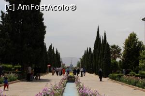 [P09] Shiraz, Mausoleul Saadi, Apa curgătoare este și ea prezentă în grădina persană din jur » foto by mprofeanu
 - 
<span class="allrVoted glyphicon glyphicon-heart hidden" id="av899922"></span>
<a class="m-l-10 hidden" id="sv899922" onclick="voting_Foto_DelVot(,899922,11195)" role="button">șterge vot <span class="glyphicon glyphicon-remove"></span></a>
<a id="v9899922" class=" c-red"  onclick="voting_Foto_SetVot(899922)" role="button"><span class="glyphicon glyphicon-heart-empty"></span> <b>LIKE</b> = Votează poza</a> <img class="hidden"  id="f899922W9" src="/imagini/loader.gif" border="0" /><span class="AjErrMes hidden" id="e899922ErM"></span>