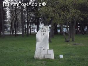 [P25] Sculptură în Sf. Constantin şi Elena » foto by irinad
 - 
<span class="allrVoted glyphicon glyphicon-heart hidden" id="av848423"></span>
<a class="m-l-10 hidden" id="sv848423" onclick="voting_Foto_DelVot(,848423,11202)" role="button">șterge vot <span class="glyphicon glyphicon-remove"></span></a>
<a id="v9848423" class=" c-red"  onclick="voting_Foto_SetVot(848423)" role="button"><span class="glyphicon glyphicon-heart-empty"></span> <b>LIKE</b> = Votează poza</a> <img class="hidden"  id="f848423W9" src="/imagini/loader.gif" border="0" /><span class="AjErrMes hidden" id="e848423ErM"></span>