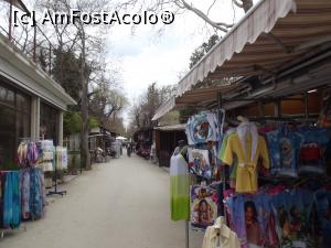 [P34] Se pot face ceva cumpărături din bazarul din Sf. Constantin şi Elena » foto by irinad
 - 
<span class="allrVoted glyphicon glyphicon-heart hidden" id="av848432"></span>
<a class="m-l-10 hidden" id="sv848432" onclick="voting_Foto_DelVot(,848432,11202)" role="button">șterge vot <span class="glyphicon glyphicon-remove"></span></a>
<a id="v9848432" class=" c-red"  onclick="voting_Foto_SetVot(848432)" role="button"><span class="glyphicon glyphicon-heart-empty"></span> <b>LIKE</b> = Votează poza</a> <img class="hidden"  id="f848432W9" src="/imagini/loader.gif" border="0" /><span class="AjErrMes hidden" id="e848432ErM"></span>