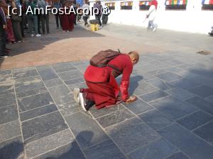 [P50] Nepal - Stupa Boudhanath. Rugăciune pe caldarâm. » foto by iulianic
 - 
<span class="allrVoted glyphicon glyphicon-heart hidden" id="av1457660"></span>
<a class="m-l-10 hidden" id="sv1457660" onclick="voting_Foto_DelVot(,1457660,11367)" role="button">șterge vot <span class="glyphicon glyphicon-remove"></span></a>
<a id="v91457660" class=" c-red"  onclick="voting_Foto_SetVot(1457660)" role="button"><span class="glyphicon glyphicon-heart-empty"></span> <b>LIKE</b> = Votează poza</a> <img class="hidden"  id="f1457660W9" src="/imagini/loader.gif" border="0" /><span class="AjErrMes hidden" id="e1457660ErM"></span>