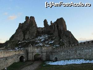 [P57] Cetatea Kaleto Belogradchik » foto by Testosu'
 - 
<span class="allrVoted glyphicon glyphicon-heart hidden" id="av696150"></span>
<a class="m-l-10 hidden" id="sv696150" onclick="voting_Foto_DelVot(,696150,11404)" role="button">șterge vot <span class="glyphicon glyphicon-remove"></span></a>
<a id="v9696150" class=" c-red"  onclick="voting_Foto_SetVot(696150)" role="button"><span class="glyphicon glyphicon-heart-empty"></span> <b>LIKE</b> = Votează poza</a> <img class="hidden"  id="f696150W9" src="/imagini/loader.gif" border="0" /><span class="AjErrMes hidden" id="e696150ErM"></span>