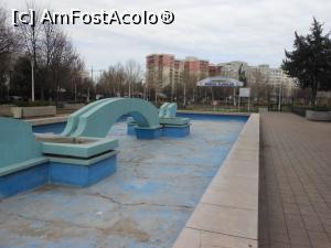 [P01] București - Parcul Florilor. Fântâna arteziană de lângă intrare. » foto by iulianic
 - 
<span class="allrVoted glyphicon glyphicon-heart hidden" id="av1356985"></span>
<a class="m-l-10 hidden" id="sv1356985" onclick="voting_Foto_DelVot(,1356985,11447)" role="button">șterge vot <span class="glyphicon glyphicon-remove"></span></a>
<a id="v91356985" class=" c-red"  onclick="voting_Foto_SetVot(1356985)" role="button"><span class="glyphicon glyphicon-heart-empty"></span> <b>LIKE</b> = Votează poza</a> <img class="hidden"  id="f1356985W9" src="/imagini/loader.gif" border="0" /><span class="AjErrMes hidden" id="e1356985ErM"></span>