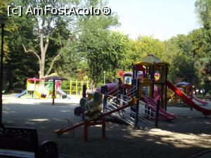 [P16] Parcul Herastrau - si locuri de joaca pentru copii, goale la prima ora » foto by mishu
 - 
<span class="allrVoted glyphicon glyphicon-heart hidden" id="av801167"></span>
<a class="m-l-10 hidden" id="sv801167" onclick="voting_Foto_DelVot(,801167,11447)" role="button">șterge vot <span class="glyphicon glyphicon-remove"></span></a>
<a id="v9801167" class=" c-red"  onclick="voting_Foto_SetVot(801167)" role="button"><span class="glyphicon glyphicon-heart-empty"></span> <b>LIKE</b> = Votează poza</a> <img class="hidden"  id="f801167W9" src="/imagini/loader.gif" border="0" /><span class="AjErrMes hidden" id="e801167ErM"></span>