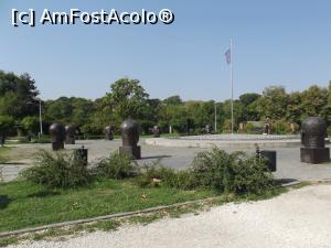 [P79] Parcul Herastrau - Monumentul fondatorilor Uniunii Europene » foto by mishu
 - 
<span class="allrVoted glyphicon glyphicon-heart hidden" id="av801238"></span>
<a class="m-l-10 hidden" id="sv801238" onclick="voting_Foto_DelVot(,801238,11447)" role="button">șterge vot <span class="glyphicon glyphicon-remove"></span></a>
<a id="v9801238" class=" c-red"  onclick="voting_Foto_SetVot(801238)" role="button"><span class="glyphicon glyphicon-heart-empty"></span> <b>LIKE</b> = Votează poza</a> <img class="hidden"  id="f801238W9" src="/imagini/loader.gif" border="0" /><span class="AjErrMes hidden" id="e801238ErM"></span>