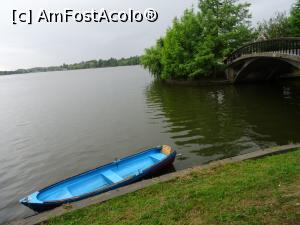 [P22] Un mijloc clasic de plimbare pe apă - Lacul Herăstrău.  » foto by tata123 🔱
 - 
<span class="allrVoted glyphicon glyphicon-heart hidden" id="av977313"></span>
<a class="m-l-10 hidden" id="sv977313" onclick="voting_Foto_DelVot(,977313,11447)" role="button">șterge vot <span class="glyphicon glyphicon-remove"></span></a>
<a id="v9977313" class=" c-red"  onclick="voting_Foto_SetVot(977313)" role="button"><span class="glyphicon glyphicon-heart-empty"></span> <b>LIKE</b> = Votează poza</a> <img class="hidden"  id="f977313W9" src="/imagini/loader.gif" border="0" /><span class="AjErrMes hidden" id="e977313ErM"></span>