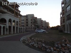 [P09] Lighthouse Golf&Spa Resort - cam asta e zona noastra de cazare, dupa colt la stanga » foto by mishu
 - 
<span class="allrVoted glyphicon glyphicon-heart hidden" id="av797199"></span>
<a class="m-l-10 hidden" id="sv797199" onclick="voting_Foto_DelVot(,797199,11470)" role="button">șterge vot <span class="glyphicon glyphicon-remove"></span></a>
<a id="v9797199" class=" c-red"  onclick="voting_Foto_SetVot(797199)" role="button"><span class="glyphicon glyphicon-heart-empty"></span> <b>LIKE</b> = Votează poza</a> <img class="hidden"  id="f797199W9" src="/imagini/loader.gif" border="0" /><span class="AjErrMes hidden" id="e797199ErM"></span>