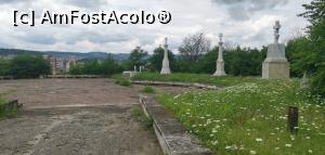 [P45] Monumente comuniste în <strong>Parcul Stratesh.</strong> » foto by Aurici
 - 
<span class="allrVoted glyphicon glyphicon-heart hidden" id="av1247185"></span>
<a class="m-l-10 hidden" id="sv1247185" onclick="voting_Foto_DelVot(,1247185,11645)" role="button">șterge vot <span class="glyphicon glyphicon-remove"></span></a>
<a id="v91247185" class=" c-red"  onclick="voting_Foto_SetVot(1247185)" role="button"><span class="glyphicon glyphicon-heart-empty"></span> <b>LIKE</b> = Votează poza</a> <img class="hidden"  id="f1247185W9" src="/imagini/loader.gif" border="0" /><span class="AjErrMes hidden" id="e1247185ErM"></span>