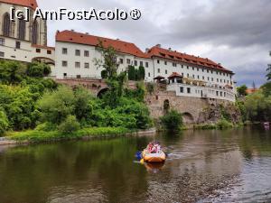 [P37] Plutind pe Vltava la Cesky Krumlov » foto by crismis
 - 
<span class="allrVoted glyphicon glyphicon-heart hidden" id="av1398582"></span>
<a class="m-l-10 hidden" id="sv1398582" onclick="voting_Foto_DelVot(,1398582,11696)" role="button">șterge vot <span class="glyphicon glyphicon-remove"></span></a>
<a id="v91398582" class=" c-red"  onclick="voting_Foto_SetVot(1398582)" role="button"><span class="glyphicon glyphicon-heart-empty"></span> <b>LIKE</b> = Votează poza</a> <img class="hidden"  id="f1398582W9" src="/imagini/loader.gif" border="0" /><span class="AjErrMes hidden" id="e1398582ErM"></span>