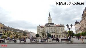 [P20] Trg Slobode (Piața Libertății) și Primăria din Novi Sad.  » foto by Costi
 - 
<span class="allrVoted glyphicon glyphicon-heart hidden" id="av660323"></span>
<a class="m-l-10 hidden" id="sv660323" onclick="voting_Foto_DelVot(,660323,11696)" role="button">șterge vot <span class="glyphicon glyphicon-remove"></span></a>
<a id="v9660323" class=" c-red"  onclick="voting_Foto_SetVot(660323)" role="button"><span class="glyphicon glyphicon-heart-empty"></span> <b>LIKE</b> = Votează poza</a> <img class="hidden"  id="f660323W9" src="/imagini/loader.gif" border="0" /><span class="AjErrMes hidden" id="e660323ErM"></span>