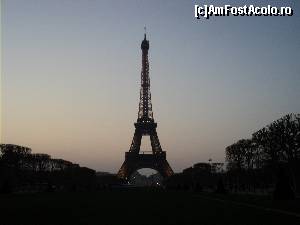 [P12] Paris, Franta. Plimbare Tour Eifel pe inserat. Asteptam sa se aprinda luminile.  » foto by vega06
 - 
<span class="allrVoted glyphicon glyphicon-heart hidden" id="av571498"></span>
<a class="m-l-10 hidden" id="sv571498" onclick="voting_Foto_DelVot(,571498,11886)" role="button">șterge vot <span class="glyphicon glyphicon-remove"></span></a>
<a id="v9571498" class=" c-red"  onclick="voting_Foto_SetVot(571498)" role="button"><span class="glyphicon glyphicon-heart-empty"></span> <b>LIKE</b> = Votează poza</a> <img class="hidden"  id="f571498W9" src="/imagini/loader.gif" border="0" /><span class="AjErrMes hidden" id="e571498ErM"></span>