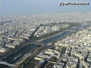 [P15] Paris, Franta. Plimbare Tour Eifel. Vedere de sus a Senei cu superbele ei poduri.  » foto by vega06
 - 
<span class="allrVoted glyphicon glyphicon-heart hidden" id="av571501"></span>
<a class="m-l-10 hidden" id="sv571501" onclick="voting_Foto_DelVot(,571501,11886)" role="button">șterge vot <span class="glyphicon glyphicon-remove"></span></a>
<a id="v9571501" class=" c-red"  onclick="voting_Foto_SetVot(571501)" role="button"><span class="glyphicon glyphicon-heart-empty"></span> <b>LIKE</b> = Votează poza</a> <img class="hidden"  id="f571501W9" src="/imagini/loader.gif" border="0" /><span class="AjErrMes hidden" id="e571501ErM"></span>