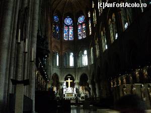 [P07] Paris, Franta. Vizitare Cathedrale Notre Dame de Paris. Pe langa cele 3 ferestre rotunde (Le grande rose), lumina este filtrata si prin niste ferestre dreptunghiulare si rotunde mai mici, toate cu vitralii superbe. In interior puteti admira cateva sculpturi de o frumusete rara, in special trebuie admirata Pieta. » foto by vega06
 - 
<span class="allrVoted glyphicon glyphicon-heart hidden" id="av571493"></span>
<a class="m-l-10 hidden" id="sv571493" onclick="voting_Foto_DelVot(,571493,11886)" role="button">șterge vot <span class="glyphicon glyphicon-remove"></span></a>
<a id="v9571493" class=" c-red"  onclick="voting_Foto_SetVot(571493)" role="button"><span class="glyphicon glyphicon-heart-empty"></span> <b>LIKE</b> = Votează poza</a> <img class="hidden"  id="f571493W9" src="/imagini/loader.gif" border="0" /><span class="AjErrMes hidden" id="e571493ErM"></span>