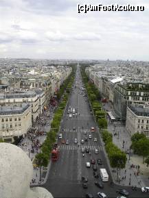 [P14] Vedere spre Avenue des Champs-Élysées » foto by Costi
 - 
<span class="allrVoted glyphicon glyphicon-heart hidden" id="av96653"></span>
<a class="m-l-10 hidden" id="sv96653" onclick="voting_Foto_DelVot(,96653,11886)" role="button">șterge vot <span class="glyphicon glyphicon-remove"></span></a>
<a id="v996653" class=" c-red"  onclick="voting_Foto_SetVot(96653)" role="button"><span class="glyphicon glyphicon-heart-empty"></span> <b>LIKE</b> = Votează poza</a> <img class="hidden"  id="f96653W9" src="/imagini/loader.gif" border="0" /><span class="AjErrMes hidden" id="e96653ErM"></span>