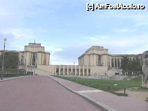 [P11] Palatul Chaillot » foto by Michi
 - 
<span class="allrVoted glyphicon glyphicon-heart hidden" id="av395824"></span>
<a class="m-l-10 hidden" id="sv395824" onclick="voting_Foto_DelVot(,395824,11886)" role="button">șterge vot <span class="glyphicon glyphicon-remove"></span></a>
<a id="v9395824" class=" c-red"  onclick="voting_Foto_SetVot(395824)" role="button"><span class="glyphicon glyphicon-heart-empty"></span> <b>LIKE</b> = Votează poza</a> <img class="hidden"  id="f395824W9" src="/imagini/loader.gif" border="0" /><span class="AjErrMes hidden" id="e395824ErM"></span>