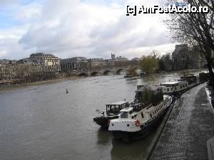 [P18] Pont Neuf, cel mai vechi pod peste Sena.  » foto by Michi
 - 
<span class="allrVoted glyphicon glyphicon-heart hidden" id="av396791"></span>
<a class="m-l-10 hidden" id="sv396791" onclick="voting_Foto_DelVot(,396791,11886)" role="button">șterge vot <span class="glyphicon glyphicon-remove"></span></a>
<a id="v9396791" class=" c-red"  onclick="voting_Foto_SetVot(396791)" role="button"><span class="glyphicon glyphicon-heart-empty"></span> <b>LIKE</b> = Votează poza</a> <img class="hidden"  id="f396791W9" src="/imagini/loader.gif" border="0" /><span class="AjErrMes hidden" id="e396791ErM"></span>