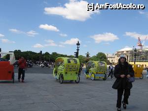 [P01] Vehicule pentru plimbare în faţa intrării în Tuileries » foto by Michi
 - 
<span class="allrVoted glyphicon glyphicon-heart hidden" id="av511543"></span>
<a class="m-l-10 hidden" id="sv511543" onclick="voting_Foto_DelVot(,511543,11886)" role="button">șterge vot <span class="glyphicon glyphicon-remove"></span></a>
<a id="v9511543" class=" c-red"  onclick="voting_Foto_SetVot(511543)" role="button"><span class="glyphicon glyphicon-heart-empty"></span> <b>LIKE</b> = Votează poza</a> <img class="hidden"  id="f511543W9" src="/imagini/loader.gif" border="0" /><span class="AjErrMes hidden" id="e511543ErM"></span>