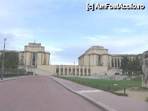 [P22] Palatul Chaillot de unde încep grădinile Trocadero » foto by Michi
 - 
<span class="allrVoted glyphicon glyphicon-heart hidden" id="av511564"></span>
<a class="m-l-10 hidden" id="sv511564" onclick="voting_Foto_DelVot(,511564,11886)" role="button">șterge vot <span class="glyphicon glyphicon-remove"></span></a>
<a id="v9511564" class=" c-red"  onclick="voting_Foto_SetVot(511564)" role="button"><span class="glyphicon glyphicon-heart-empty"></span> <b>LIKE</b> = Votează poza</a> <img class="hidden"  id="f511564W9" src="/imagini/loader.gif" border="0" /><span class="AjErrMes hidden" id="e511564ErM"></span>