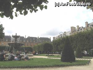 [P26] Tineri tiolăniţi pe iarbă în place des Vosges » foto by Michi
 - 
<span class="allrVoted glyphicon glyphicon-heart hidden" id="av511568"></span>
<a class="m-l-10 hidden" id="sv511568" onclick="voting_Foto_DelVot(,511568,11886)" role="button">șterge vot <span class="glyphicon glyphicon-remove"></span></a>
<a id="v9511568" class=" c-red"  onclick="voting_Foto_SetVot(511568)" role="button"><span class="glyphicon glyphicon-heart-empty"></span> <b>LIKE</b> = Votează poza</a> <img class="hidden"  id="f511568W9" src="/imagini/loader.gif" border="0" /><span class="AjErrMes hidden" id="e511568ErM"></span>