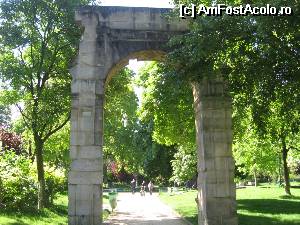 [P20] Arc de triumf în parc Monceau » foto by Michi
 - 
<span class="allrVoted glyphicon glyphicon-heart hidden" id="av511991"></span>
<a class="m-l-10 hidden" id="sv511991" onclick="voting_Foto_DelVot(,511991,11886)" role="button">șterge vot <span class="glyphicon glyphicon-remove"></span></a>
<a id="v9511991" class=" c-red"  onclick="voting_Foto_SetVot(511991)" role="button"><span class="glyphicon glyphicon-heart-empty"></span> <b>LIKE</b> = Votează poza</a> <img class="hidden"  id="f511991W9" src="/imagini/loader.gif" border="0" /><span class="AjErrMes hidden" id="e511991ErM"></span>