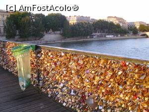 [P13] Ponts des Arts, 2013 » foto by mihaelavoicu
 - 
<span class="allrVoted glyphicon glyphicon-heart hidden" id="av1054517"></span>
<a class="m-l-10 hidden" id="sv1054517" onclick="voting_Foto_DelVot(,1054517,11886)" role="button">șterge vot <span class="glyphicon glyphicon-remove"></span></a>
<a id="v91054517" class=" c-red"  onclick="voting_Foto_SetVot(1054517)" role="button"><span class="glyphicon glyphicon-heart-empty"></span> <b>LIKE</b> = Votează poza</a> <img class="hidden"  id="f1054517W9" src="/imagini/loader.gif" border="0" /><span class="AjErrMes hidden" id="e1054517ErM"></span>