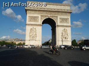 [P18] Paris Arc de Triomphe.  » foto by mihaelavoicu
 - 
<span class="allrVoted glyphicon glyphicon-heart hidden" id="av1142189"></span>
<a class="m-l-10 hidden" id="sv1142189" onclick="voting_Foto_DelVot(,1142189,11886)" role="button">șterge vot <span class="glyphicon glyphicon-remove"></span></a>
<a id="v91142189" class=" c-red"  onclick="voting_Foto_SetVot(1142189)" role="button"><span class="glyphicon glyphicon-heart-empty"></span> <b>LIKE</b> = Votează poza</a> <img class="hidden"  id="f1142189W9" src="/imagini/loader.gif" border="0" /><span class="AjErrMes hidden" id="e1142189ErM"></span>