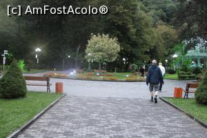 [P64] Borjomi, Parcul Central, pe alei, mergem spre Izvorul Ekaterina, se vede puțin în dreapta » foto by mprofeanu
 - 
<span class="allrVoted glyphicon glyphicon-heart hidden" id="av1143091"></span>
<a class="m-l-10 hidden" id="sv1143091" onclick="voting_Foto_DelVot(,1143091,11911)" role="button">șterge vot <span class="glyphicon glyphicon-remove"></span></a>
<a id="v91143091" class=" c-red"  onclick="voting_Foto_SetVot(1143091)" role="button"><span class="glyphicon glyphicon-heart-empty"></span> <b>LIKE</b> = Votează poza</a> <img class="hidden"  id="f1143091W9" src="/imagini/loader.gif" border="0" /><span class="AjErrMes hidden" id="e1143091ErM"></span>