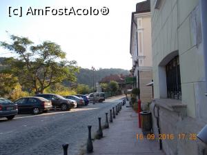 [P02] Strada privita dinspre cetate, se vede parcarea.  » foto by elviramvio
 - 
<span class="allrVoted glyphicon glyphicon-heart hidden" id="av791459"></span>
<a class="m-l-10 hidden" id="sv791459" onclick="voting_Foto_DelVot(,791459,12011)" role="button">șterge vot <span class="glyphicon glyphicon-remove"></span></a>
<a id="v9791459" class=" c-red"  onclick="voting_Foto_SetVot(791459)" role="button"><span class="glyphicon glyphicon-heart-empty"></span> <b>LIKE</b> = Votează poza</a> <img class="hidden"  id="f791459W9" src="/imagini/loader.gif" border="0" /><span class="AjErrMes hidden" id="e791459ErM"></span>