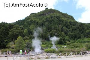 [P22] Insula Sao Miguel, Fumarolas da Lagoa das Furnas și sus pe deal sunt balcoanele de la Miradouro do Pico do Ferro la care am ajuns mult mai târziu » foto by mprofeanu
 - 
<span class="allrVoted glyphicon glyphicon-heart hidden" id="av1013893"></span>
<a class="m-l-10 hidden" id="sv1013893" onclick="voting_Foto_DelVot(,1013893,12102)" role="button">șterge vot <span class="glyphicon glyphicon-remove"></span></a>
<a id="v91013893" class=" c-red"  onclick="voting_Foto_SetVot(1013893)" role="button"><span class="glyphicon glyphicon-heart-empty"></span> <b>LIKE</b> = Votează poza</a> <img class="hidden"  id="f1013893W9" src="/imagini/loader.gif" border="0" /><span class="AjErrMes hidden" id="e1013893ErM"></span>