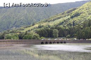 [P18] Insula Sao Miguel, Sete Cidades Podul peste strâmtoarea ce leagă cele două lacuri, Lagoa das Sete Cidades » foto by mprofeanu
 - 
<span class="allrVoted glyphicon glyphicon-heart hidden" id="av1015155"></span>
<a class="m-l-10 hidden" id="sv1015155" onclick="voting_Foto_DelVot(,1015155,12102)" role="button">șterge vot <span class="glyphicon glyphicon-remove"></span></a>
<a id="v91015155" class=" c-red"  onclick="voting_Foto_SetVot(1015155)" role="button"><span class="glyphicon glyphicon-heart-empty"></span> <b>LIKE</b> = Votează poza</a> <img class="hidden"  id="f1015155W9" src="/imagini/loader.gif" border="0" /><span class="AjErrMes hidden" id="e1015155ErM"></span>