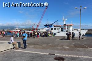 [P09] Insula Pico, Madalena, Terminal Maritimo Joao Quaresma, ferry a ancorat, grupurile de turiști așteptau autocarele...  » foto by mprofeanu
 - 
<span class="allrVoted glyphicon glyphicon-heart hidden" id="av1008460"></span>
<a class="m-l-10 hidden" id="sv1008460" onclick="voting_Foto_DelVot(,1008460,12103)" role="button">șterge vot <span class="glyphicon glyphicon-remove"></span></a>
<a id="v91008460" class=" c-red"  onclick="voting_Foto_SetVot(1008460)" role="button"><span class="glyphicon glyphicon-heart-empty"></span> <b>LIKE</b> = Votează poza</a> <img class="hidden"  id="f1008460W9" src="/imagini/loader.gif" border="0" /><span class="AjErrMes hidden" id="e1008460ErM"></span>