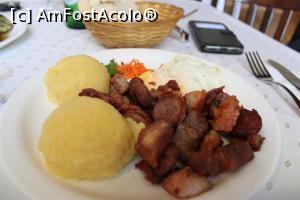 [P13] Rădăuți, Restaurantul Național, Tochitură Rădăuțeană, Mix de pulpă de porc și cârnați cu mămăliguță, brânză de burduf și ou... așa îmi place mie... fără sos de roșii » foto by mprofeanu
 - 
<span class="allrVoted glyphicon glyphicon-heart hidden" id="av1133340"></span>
<a class="m-l-10 hidden" id="sv1133340" onclick="voting_Foto_DelVot(,1133340,12132)" role="button">șterge vot <span class="glyphicon glyphicon-remove"></span></a>
<a id="v91133340" class=" c-red"  onclick="voting_Foto_SetVot(1133340)" role="button"><span class="glyphicon glyphicon-heart-empty"></span> <b>LIKE</b> = Votează poza</a> <img class="hidden"  id="f1133340W9" src="/imagini/loader.gif" border="0" /><span class="AjErrMes hidden" id="e1133340ErM"></span>