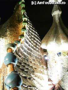 [P197] Inspre strada, balaurul isi prezinta partea solzoasa :) Casa Batlló » foto by TraianS
 - 
<span class="allrVoted glyphicon glyphicon-heart hidden" id="av287844"></span>
<a class="m-l-10 hidden" id="sv287844" onclick="voting_Foto_DelVot(,287844,12198)" role="button">șterge vot <span class="glyphicon glyphicon-remove"></span></a>
<a id="v9287844" class=" c-red"  onclick="voting_Foto_SetVot(287844)" role="button"><span class="glyphicon glyphicon-heart-empty"></span> <b>LIKE</b> = Votează poza</a> <img class="hidden"  id="f287844W9" src="/imagini/loader.gif" border="0" /><span class="AjErrMes hidden" id="e287844ErM"></span>