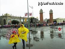 [P04] Plaça d'Espanya. In spate turnurile venetiene. Toti astia stau la coada pentru MNAC?? :)) » foto by TraianS
 - 
<span class="allrVoted glyphicon glyphicon-heart hidden" id="av287578"></span>
<a class="m-l-10 hidden" id="sv287578" onclick="voting_Foto_DelVot(,287578,12198)" role="button">șterge vot <span class="glyphicon glyphicon-remove"></span></a>
<a id="v9287578" class=" c-red"  onclick="voting_Foto_SetVot(287578)" role="button"><span class="glyphicon glyphicon-heart-empty"></span> <b>LIKE</b> = Votează poza</a> <img class="hidden"  id="f287578W9" src="/imagini/loader.gif" border="0" /><span class="AjErrMes hidden" id="e287578ErM"></span>