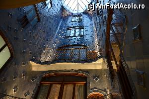 [P93] Casa Batllo, curtea interioara » foto by Muffin2009
 - 
<span class="allrVoted glyphicon glyphicon-heart hidden" id="av350182"></span>
<a class="m-l-10 hidden" id="sv350182" onclick="voting_Foto_DelVot(,350182,12198)" role="button">șterge vot <span class="glyphicon glyphicon-remove"></span></a>
<a id="v9350182" class=" c-red"  onclick="voting_Foto_SetVot(350182)" role="button"><span class="glyphicon glyphicon-heart-empty"></span> <b>LIKE</b> = Votează poza</a> <img class="hidden"  id="f350182W9" src="/imagini/loader.gif" border="0" /><span class="AjErrMes hidden" id="e350182ErM"></span>