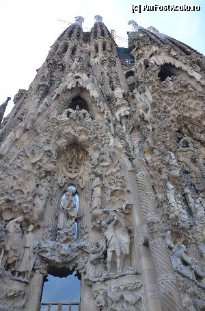 [P66] Sagrada Familia, Fatada Nasterii » foto by Muffin2009
 - 
<span class="allrVoted glyphicon glyphicon-heart hidden" id="av352252"></span>
<a class="m-l-10 hidden" id="sv352252" onclick="voting_Foto_DelVot(,352252,12198)" role="button">șterge vot <span class="glyphicon glyphicon-remove"></span></a>
<a id="v9352252" class=" c-red"  onclick="voting_Foto_SetVot(352252)" role="button"><span class="glyphicon glyphicon-heart-empty"></span> <b>LIKE</b> = Votează poza</a> <img class="hidden"  id="f352252W9" src="/imagini/loader.gif" border="0" /><span class="AjErrMes hidden" id="e352252ErM"></span>