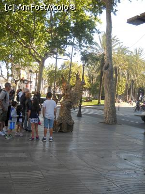 [P23] Statuie umana pe Las Ramblas » foto by neilsimon
 - 
<span class="allrVoted glyphicon glyphicon-heart hidden" id="av857719"></span>
<a class="m-l-10 hidden" id="sv857719" onclick="voting_Foto_DelVot(,857719,12198)" role="button">șterge vot <span class="glyphicon glyphicon-remove"></span></a>
<a id="v9857719" class=" c-red"  onclick="voting_Foto_SetVot(857719)" role="button"><span class="glyphicon glyphicon-heart-empty"></span> <b>LIKE</b> = Votează poza</a> <img class="hidden"  id="f857719W9" src="/imagini/loader.gif" border="0" /><span class="AjErrMes hidden" id="e857719ErM"></span>