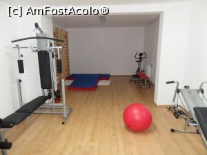 [P21] Sala de fitness.  » foto by Safta Radu
 - 
<span class="allrVoted glyphicon glyphicon-heart hidden" id="av1071215"></span>
<a class="m-l-10 hidden" id="sv1071215" onclick="voting_Foto_DelVot(,1071215,12259)" role="button">șterge vot <span class="glyphicon glyphicon-remove"></span></a>
<a id="v91071215" class=" c-red"  onclick="voting_Foto_SetVot(1071215)" role="button"><span class="glyphicon glyphicon-heart-empty"></span> <b>LIKE</b> = Votează poza</a> <img class="hidden"  id="f1071215W9" src="/imagini/loader.gif" border="0" /><span class="AjErrMes hidden" id="e1071215ErM"></span>