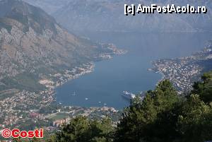 [P22] Golful şi oraşul Kotor. Vedere de pe drumul Kotor-Cetinje.  » foto by Costi
 - 
<span class="allrVoted glyphicon glyphicon-heart hidden" id="av360667"></span>
<a class="m-l-10 hidden" id="sv360667" onclick="voting_Foto_DelVot(,360667,12619)" role="button">șterge vot <span class="glyphicon glyphicon-remove"></span></a>
<a id="v9360667" class=" c-red"  onclick="voting_Foto_SetVot(360667)" role="button"><span class="glyphicon glyphicon-heart-empty"></span> <b>LIKE</b> = Votează poza</a> <img class="hidden"  id="f360667W9" src="/imagini/loader.gif" border="0" /><span class="AjErrMes hidden" id="e360667ErM"></span>