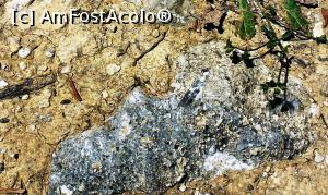 [P60] Cristale abundente, strălucitoare (fotografia nu poate reda) de gipspe traseul Poteca Măgarilor (circa 2 Km) dintre satul Lakones și Paleokastritsa (punctul 9.2 din text), exact la intrarea în stațiune (vezi harta atașată)  » foto by Lucien
 - 
<span class="allrVoted glyphicon glyphicon-heart hidden" id="av744733"></span>
<a class="m-l-10 hidden" id="sv744733" onclick="voting_Foto_DelVot(,744733,12630)" role="button">șterge vot <span class="glyphicon glyphicon-remove"></span></a>
<a id="v9744733" class=" c-red"  onclick="voting_Foto_SetVot(744733)" role="button"><span class="glyphicon glyphicon-heart-empty"></span> <b>LIKE</b> = Votează poza</a> <img class="hidden"  id="f744733W9" src="/imagini/loader.gif" border="0" /><span class="AjErrMes hidden" id="e744733ErM"></span>