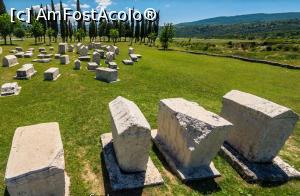 [P01] Necropola Radimlja. Monumente funerare vlahe cu petroglife dar fără inscripții. Unele pietre au decorațiuni foarte frumoase.  » foto by octaviann
 - 
<span class="allrVoted glyphicon glyphicon-heart hidden" id="av1052348"></span>
<a class="m-l-10 hidden" id="sv1052348" onclick="voting_Foto_DelVot(,1052348,12660)" role="button">șterge vot <span class="glyphicon glyphicon-remove"></span></a>
<a id="v91052348" class=" c-red"  onclick="voting_Foto_SetVot(1052348)" role="button"><span class="glyphicon glyphicon-heart-empty"></span> <b>LIKE</b> = Votează poza</a> <img class="hidden"  id="f1052348W9" src="/imagini/loader.gif" border="0" /><span class="AjErrMes hidden" id="e1052348ErM"></span>