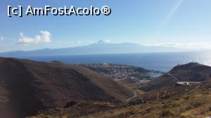 [P19] O zi şi o noapte în La Gomera - în vale capitala Gomerei. în plan îndepărtat Tenerife şi Pico del Teide » foto by nicole33
 - 
<span class="allrVoted glyphicon glyphicon-heart hidden" id="av846582"></span>
<a class="m-l-10 hidden" id="sv846582" onclick="voting_Foto_DelVot(,846582,12735)" role="button">șterge vot <span class="glyphicon glyphicon-remove"></span></a>
<a id="v9846582" class=" c-red"  onclick="voting_Foto_SetVot(846582)" role="button"><span class="glyphicon glyphicon-heart-empty"></span> <b>LIKE</b> = Votează poza</a> <img class="hidden"  id="f846582W9" src="/imagini/loader.gif" border="0" /><span class="AjErrMes hidden" id="e846582ErM"></span>