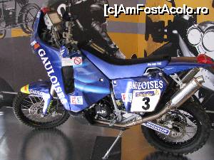 [P74] Motocicleta aceasta a cistigat raliul Paris Dakar in 2003 cu Richard Sainct in sa.  » foto by spiros
 - 
<span class="allrVoted glyphicon glyphicon-heart hidden" id="av679403"></span>
<a class="m-l-10 hidden" id="sv679403" onclick="voting_Foto_DelVot(,679403,12945)" role="button">șterge vot <span class="glyphicon glyphicon-remove"></span></a>
<a id="v9679403" class=" c-red"  onclick="voting_Foto_SetVot(679403)" role="button"><span class="glyphicon glyphicon-heart-empty"></span> <b>LIKE</b> = Votează poza</a> <img class="hidden"  id="f679403W9" src="/imagini/loader.gif" border="0" /><span class="AjErrMes hidden" id="e679403ErM"></span>