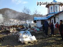 [P35] biserica din valea Screzi, locul unde ne aflam de fapt, lacasul a devenit loc de depozitare pana se vor sorta toate si aseza la locul lor.
Oameni, localnici, voluntari  toti dau o mana de ajutor » foto by roth
 - 
<span class="allrVoted glyphicon glyphicon-heart hidden" id="av284741"></span>
<a class="m-l-10 hidden" id="sv284741" onclick="voting_Foto_DelVot(,284741,13023)" role="button">șterge vot <span class="glyphicon glyphicon-remove"></span></a>
<a id="v9284741" class=" c-red"  onclick="voting_Foto_SetVot(284741)" role="button"><span class="glyphicon glyphicon-heart-empty"></span> <b>LIKE</b> = Votează poza</a> <img class="hidden"  id="f284741W9" src="/imagini/loader.gif" border="0" /><span class="AjErrMes hidden" id="e284741ErM"></span>