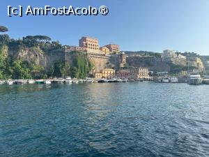 [P13] Sorrento vedere de pe ferry » foto by MaraMura
 - 
<span class="allrVoted glyphicon glyphicon-heart hidden" id="av1489028"></span>
<a class="m-l-10 hidden" id="sv1489028" onclick="voting_Foto_DelVot(,1489028,13144)" role="button">șterge vot <span class="glyphicon glyphicon-remove"></span></a>
<a id="v91489028" class=" c-red"  onclick="voting_Foto_SetVot(1489028)" role="button"><span class="glyphicon glyphicon-heart-empty"></span> <b>LIKE</b> = Votează poza</a> <img class="hidden"  id="f1489028W9" src="/imagini/loader.gif" border="0" /><span class="AjErrMes hidden" id="e1489028ErM"></span>