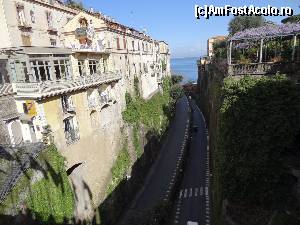 [P15] Vedere spre port din piazza Tasso - pe scarile din stanga se coboara apoi mergeti pe strada » foto by BOGDAN DSN
 - 
<span class="allrVoted glyphicon glyphicon-heart hidden" id="av503856"></span>
<a class="m-l-10 hidden" id="sv503856" onclick="voting_Foto_DelVot(,503856,13144)" role="button">șterge vot <span class="glyphicon glyphicon-remove"></span></a>
<a id="v9503856" class=" c-red"  onclick="voting_Foto_SetVot(503856)" role="button"><span class="glyphicon glyphicon-heart-empty"></span> <b>LIKE</b> = Votează poza</a> <img class="hidden"  id="f503856W9" src="/imagini/loader.gif" border="0" /><span class="AjErrMes hidden" id="e503856ErM"></span>