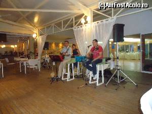 [P15] muzică live la restaurant Thalassa » foto by marocanu21
 - 
<span class="allrVoted glyphicon glyphicon-heart hidden" id="av589388"></span>
<a class="m-l-10 hidden" id="sv589388" onclick="voting_Foto_DelVot(,589388,13156)" role="button">șterge vot <span class="glyphicon glyphicon-remove"></span></a>
<a id="v9589388" class=" c-red"  onclick="voting_Foto_SetVot(589388)" role="button"><span class="glyphicon glyphicon-heart-empty"></span> <b>LIKE</b> = Votează poza</a> <img class="hidden"  id="f589388W9" src="/imagini/loader.gif" border="0" /><span class="AjErrMes hidden" id="e589388ErM"></span>