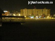 [P22] Vedere nocturna spre lacul Ciuperca si strada Isaccei, de la balconul camerei 102 a hotelului Insula.  » foto by Neptunus
 - 
<span class="allrVoted glyphicon glyphicon-heart hidden" id="av390033"></span>
<a class="m-l-10 hidden" id="sv390033" onclick="voting_Foto_DelVot(,390033,13325)" role="button">șterge vot <span class="glyphicon glyphicon-remove"></span></a>
<a id="v9390033" class=" c-red"  onclick="voting_Foto_SetVot(390033)" role="button"><span class="glyphicon glyphicon-heart-empty"></span> <b>LIKE</b> = Votează poza</a> <img class="hidden"  id="f390033W9" src="/imagini/loader.gif" border="0" /><span class="AjErrMes hidden" id="e390033ErM"></span>